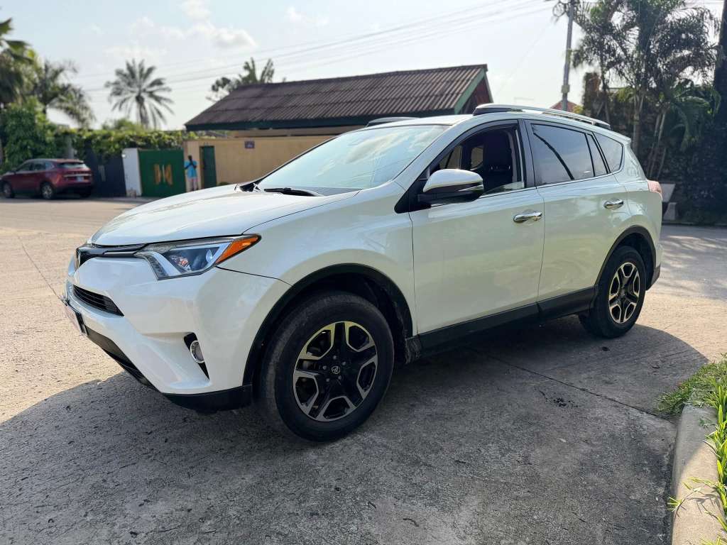 Rav4 Toyota année 2018 🇯🇵