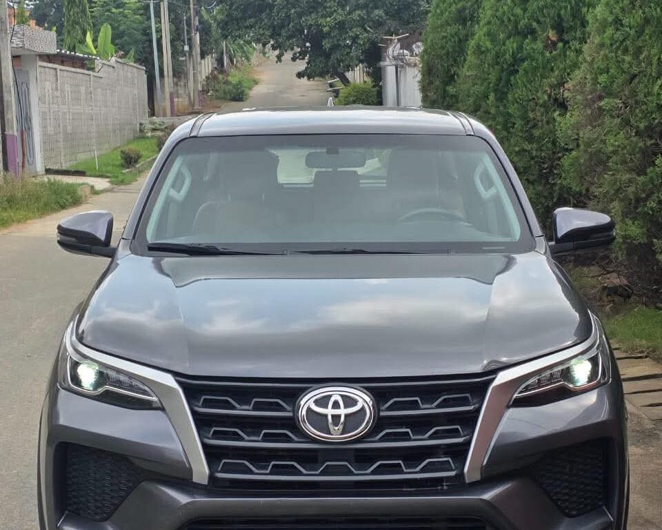 Toyota Fortuner 7 places 2021